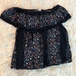 American Eagle off the shoulder flowy shirt